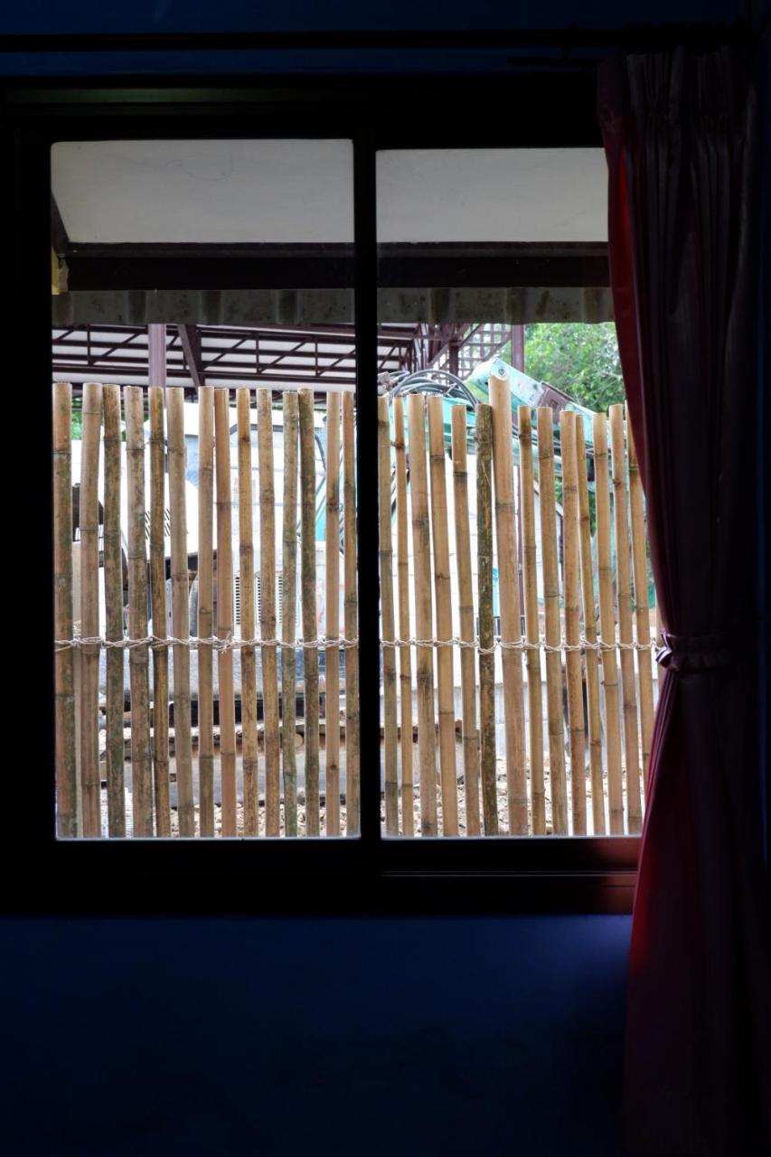 Marina Hut Guest House Koh Lanta Exterior photo